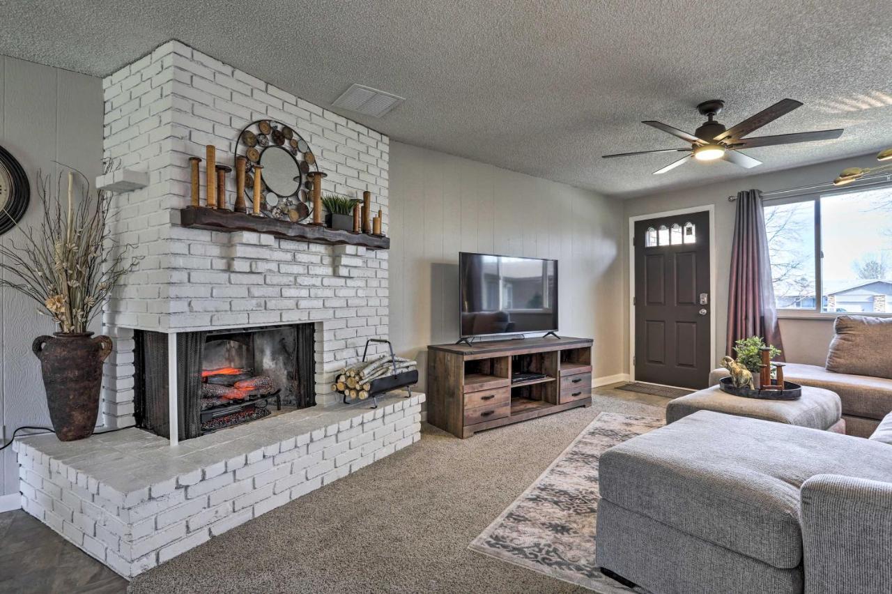 Duplex With Private Yard 3 Mi To Downtown Loveland! Exterior photo