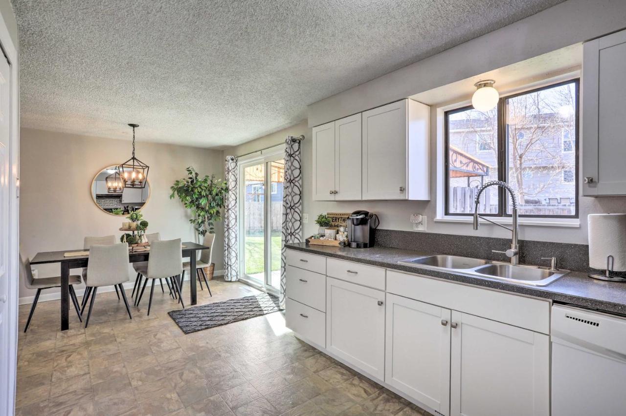 Duplex With Private Yard 3 Mi To Downtown Loveland! Exterior photo
